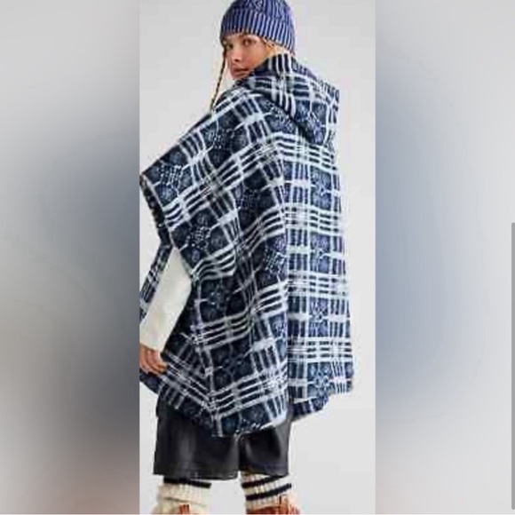 Free People Miss You Poncho - NWOT - Picture 4 of 9